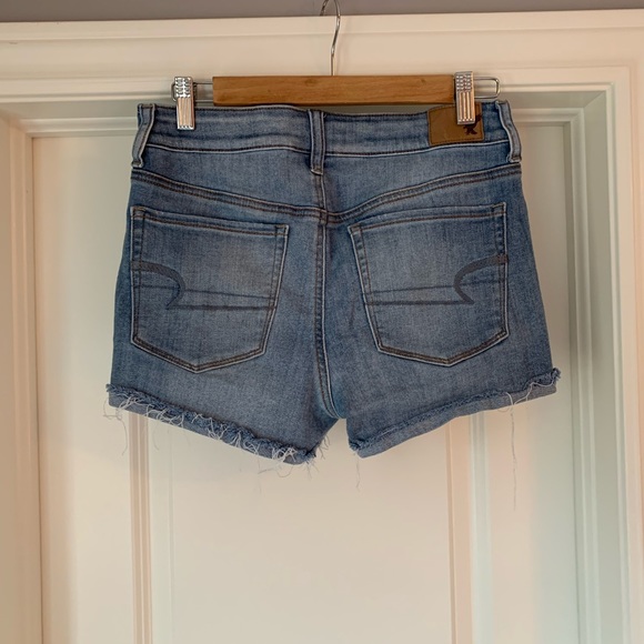American Eagle Light Wash Denim Shorts - Picture 3 of 6